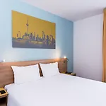 أداغيو أكسيس باريس كلامارت الفندقية 3*