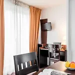 Adagio Access Paris Lägenhetshotell Clamart