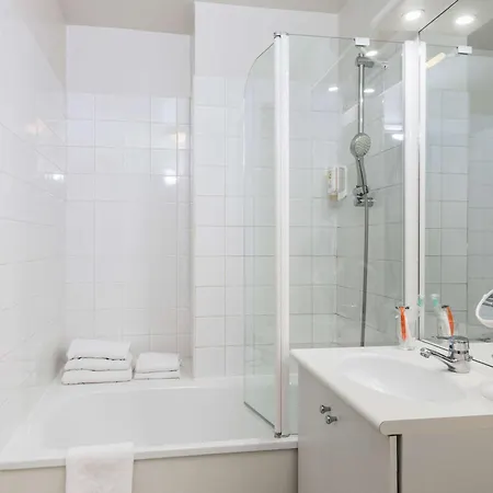 アパートホテル アダージョ アクセス パリ 3* クラマール