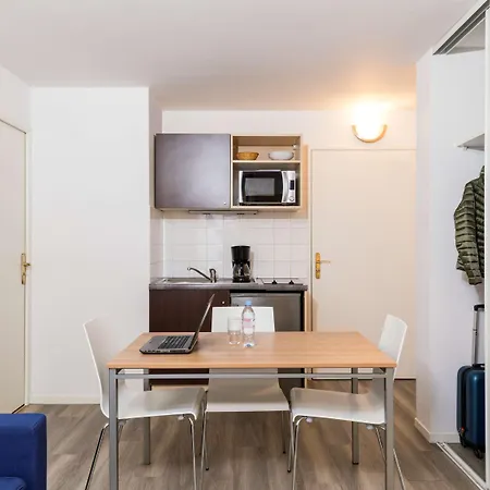 アパートホテル アダージョ アクセス パリ