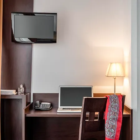 Adagio Access Paris מלון דירות קלמאר