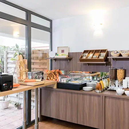 巴黎克拉马尔爱达格公寓式酒店 3*