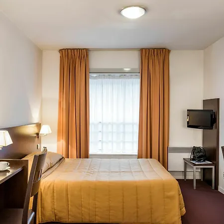 Adagio Access Paris 3*