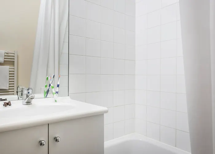 アパートホテル アダージョ アクセス パリ 3* クラマール